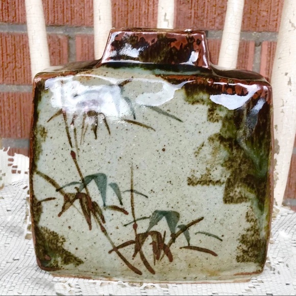 Vase - Picture 2 of 8